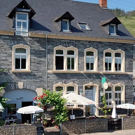 Historisches Winzerhaus Mit Moselblick Lieser