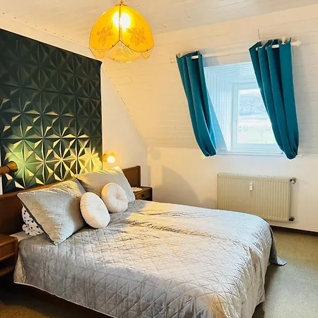 Historisches Winzerhaus Mit Moselblick Lägenhet *